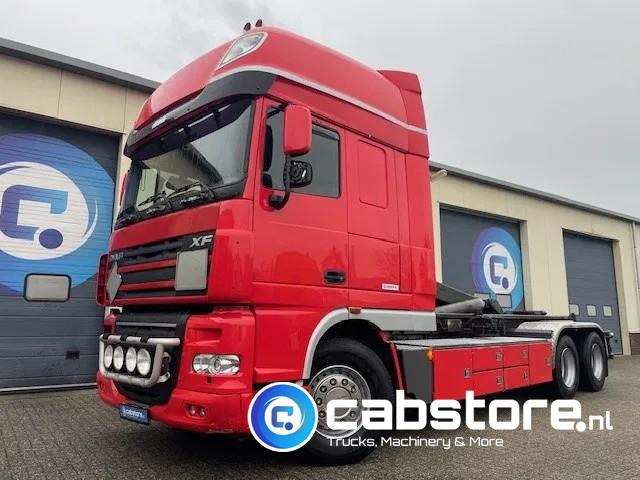 DAF XF 105 .460 FAS Euro 5 - 25 ton's Haakarmsysteem - Hooklift - Abrolkipper - Year 2006 - ANALOG TACHO - Camión multibasculante: foto 1 DAF XF 105 .460 FAS Euro 5 - 25 ton's Haakarmsysteem - Hooklift - Abrolkipper - Year 2006 - ANALOG TACHO - Camión multibasculante: foto 1