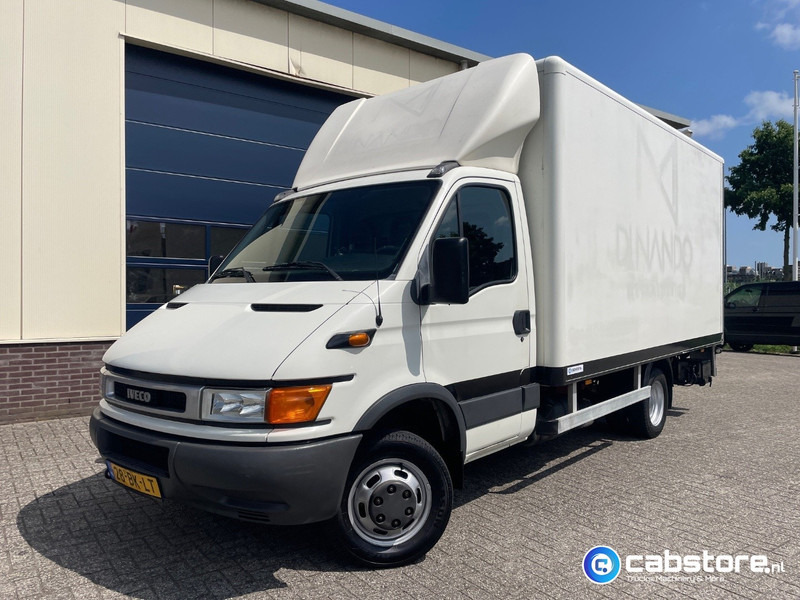 Iveco 40C12 Daily 4x2 Bakwagen Euro 3 - Bouwjaar 2003 - APK tot 10-05-2026 -Handgeschakelde versnellingsbak - Furgoneta caja cerrada: foto 2 Iveco 40C12 Daily 4x2 Bakwagen Euro 3 - Bouwjaar 2003 - APK tot 10-05-2026 -Handgeschakelde versnellingsbak - Furgoneta caja cerrada: foto 2