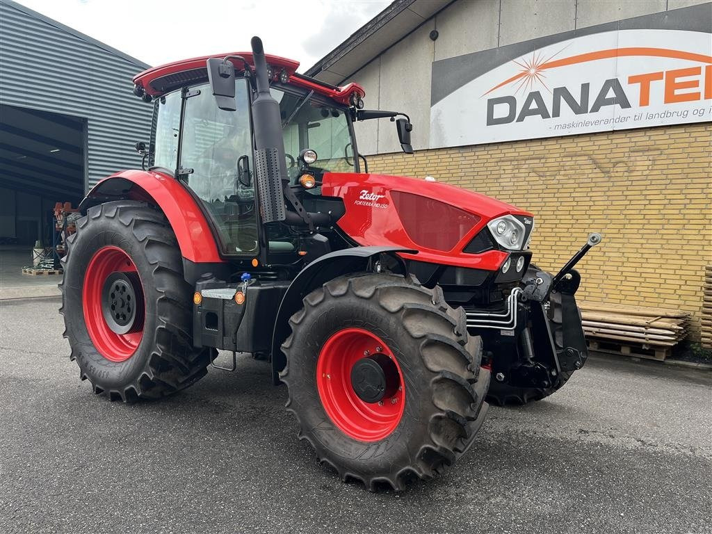 Zetor FORTERRA HD 150 - Tractor: foto 1 Zetor FORTERRA HD 150 - Tractor: foto 1