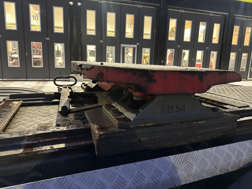 Volvo FH16 600 8x4*4 - Cabeza tractora: foto 5 Volvo FH16 600 8x4*4 - Cabeza tractora: foto 5