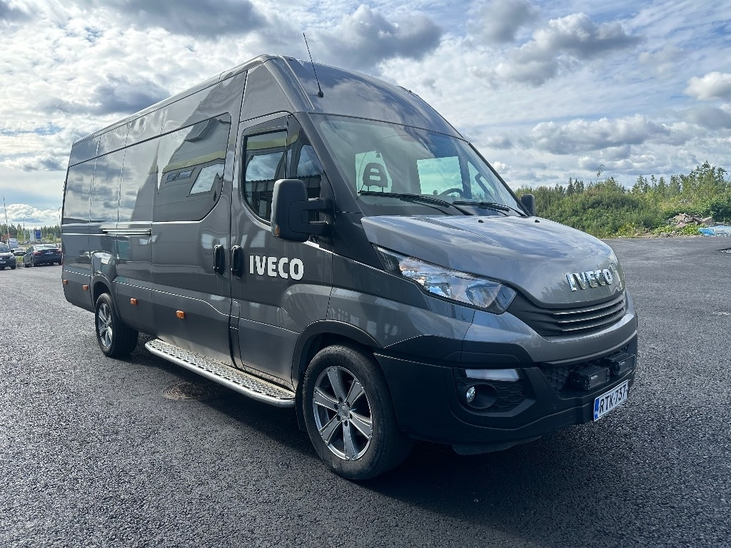 Iveco Daily 35S18A8 1+5 hlö retkeilyauto - Furgón: foto 3 Iveco Daily 35S18A8 1+5 hlö retkeilyauto - Furgón: foto 3
