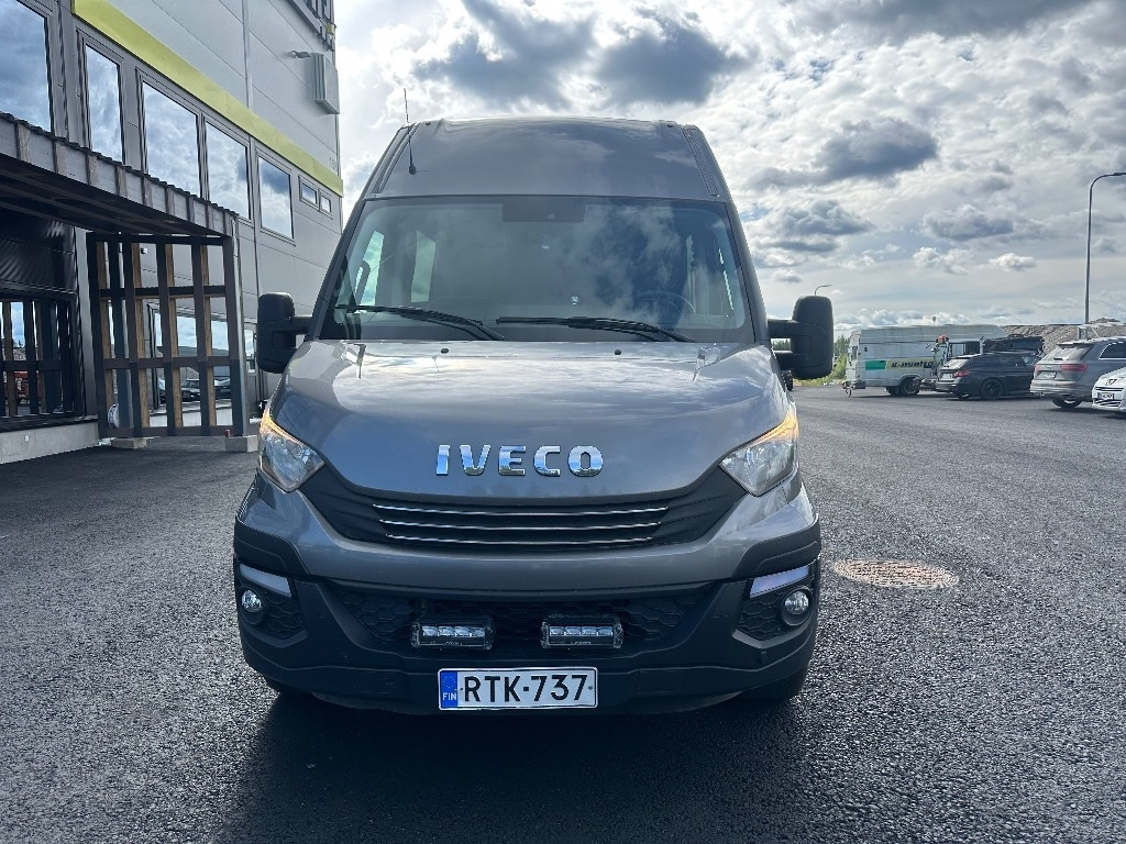 Iveco Daily 35S18A8 1+5 hlö retkeilyauto - Furgón: foto 2 Iveco Daily 35S18A8 1+5 hlö retkeilyauto - Furgón: foto 2