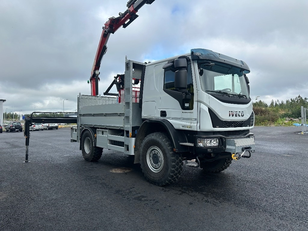 Iveco Eurocargo ML150E28 4x4 sähkölaitos varustein - Camión grúa: foto 2 Iveco Eurocargo ML150E28 4x4 sähkölaitos varustein - Camión grúa: foto 2