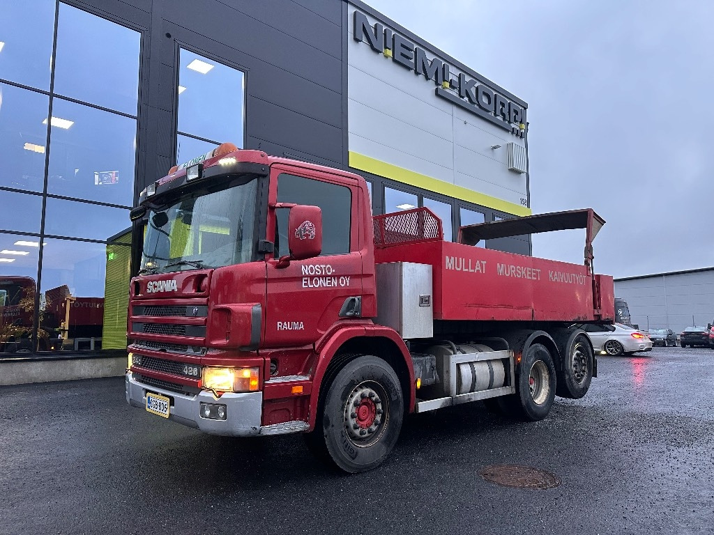 Scania P 124 6x2 - Camión volquete: foto 1 Scania P 124 6x2 - Camión volquete: foto 1