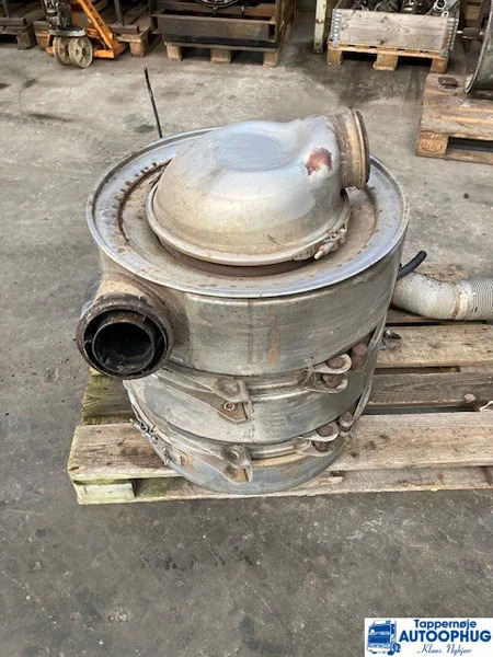 Scania Udstødning / end silencer P/N: 1821889 / 1868571 - Sistema de escape para Camión: foto 4 Scania Udstødning / end silencer P/N: 1821889 / 1868571 - Sistema de escape para Camión: foto 4