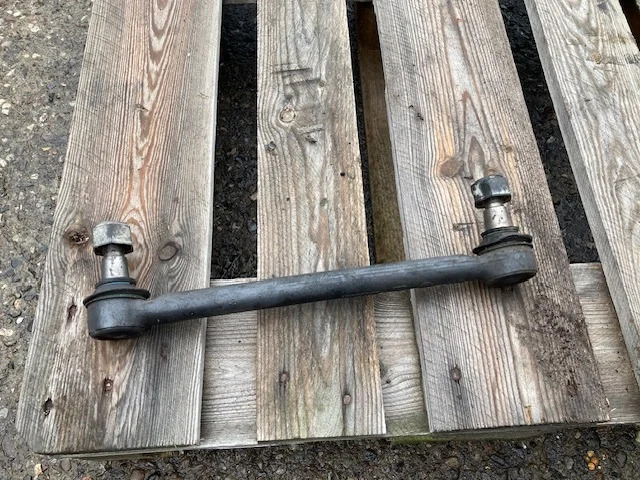 Volvo Anti roll arm – Volvo 23235621 - Barra estabilizadora para Camión: foto 1 Volvo Anti roll arm – Volvo 23235621 - Barra estabilizadora para Camión: foto 1