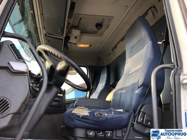 Camión frigorífico Volvo FM330 Coolerbox 6×2: foto 8