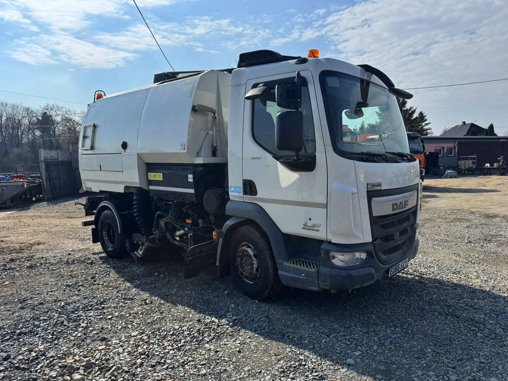 DAF LF180 - Barredora vial: foto 1 DAF LF180 - Barredora vial: foto 1