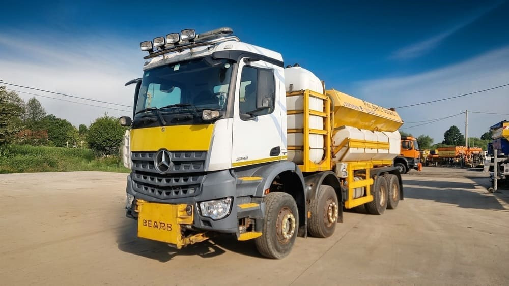 MERCEDES-BENZ AROCS 3243 8x4 | Euro 6 | Piaskarko Solarka Econ 12m³ - Máquina quitanieve: foto 1 MERCEDES-BENZ AROCS 3243 8x4 | Euro 6 | Piaskarko Solarka Econ 12m³ - Máquina quitanieve: foto 1