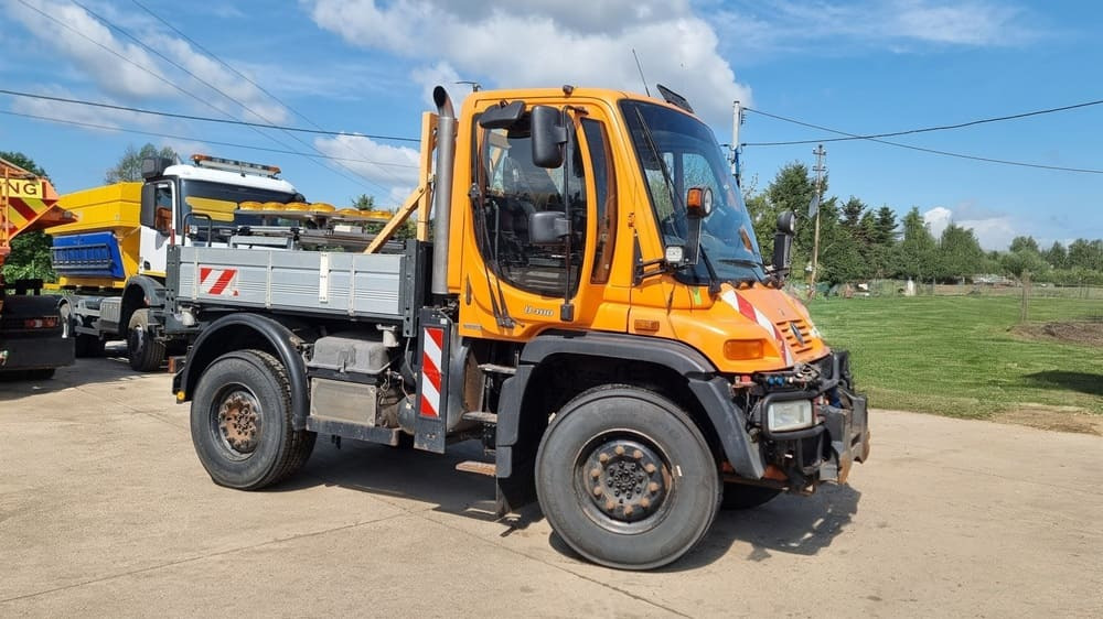 MERCEDES-BENZ Unimog U400 - Tractor municipal: foto 2 MERCEDES-BENZ Unimog U400 - Tractor municipal: foto 2
