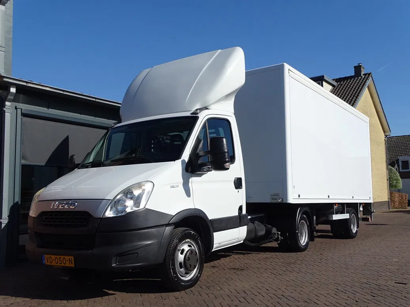 Iveco Daily 35C17 BE COMBINATIE PODIUM OPLEGGER 3800 KG LAADVERMOGEN LAADKLEP 1500 KG - Cabeza tractora: foto 2 Iveco Daily 35C17 BE COMBINATIE PODIUM OPLEGGER 3800 KG LAADVERMOGEN LAADKLEP 1500 KG - Cabeza tractora: foto 2