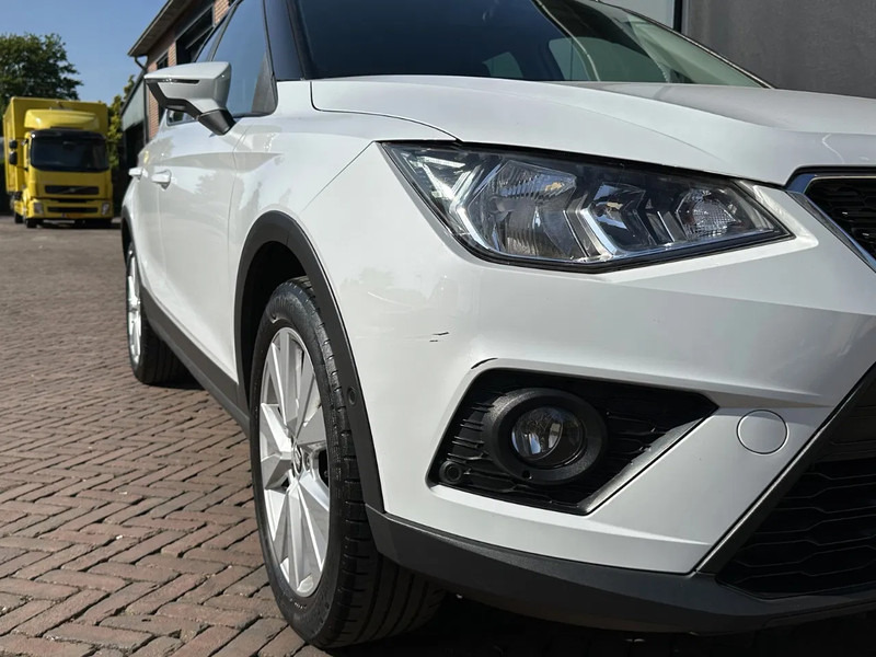 SEAT Arona 1.0 TSI Style Business Intense Dealeronderhouden Cruise Clima Navi Camera Parkeersensoren Lmv - Hatchback: foto 4 SEAT Arona 1.0 TSI Style Business Intense Dealeronderhouden Cruise Clima Navi Camera Parkeersensoren Lmv - Hatchback: foto 4