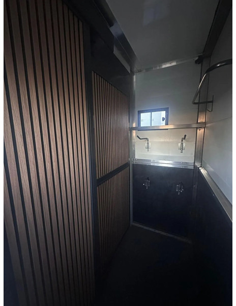 Camión para caballos Scania P250 Horse Truck: foto 7 Camión para caballos Scania P250 Horse Truck: foto 7