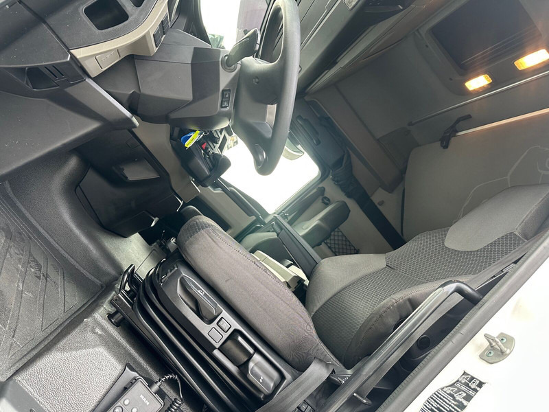 MAN TGX 18.510 4X2 LL SA Intarder Klima ACC - Cabeza tractora: foto 5 MAN TGX 18.510 4X2 LL SA Intarder Klima ACC - Cabeza tractora: foto 5