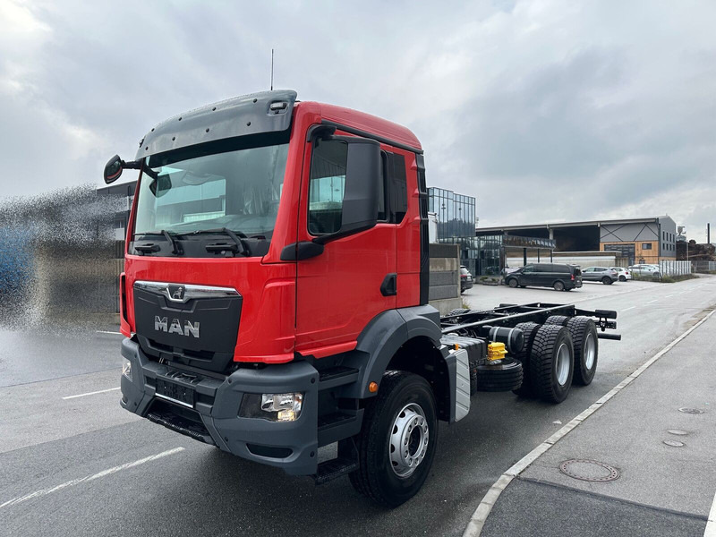 MAN TGS 33.400 6X4 BB CH - Camión chasis: foto 2 MAN TGS 33.400 6X4 BB CH - Camión chasis: foto 2