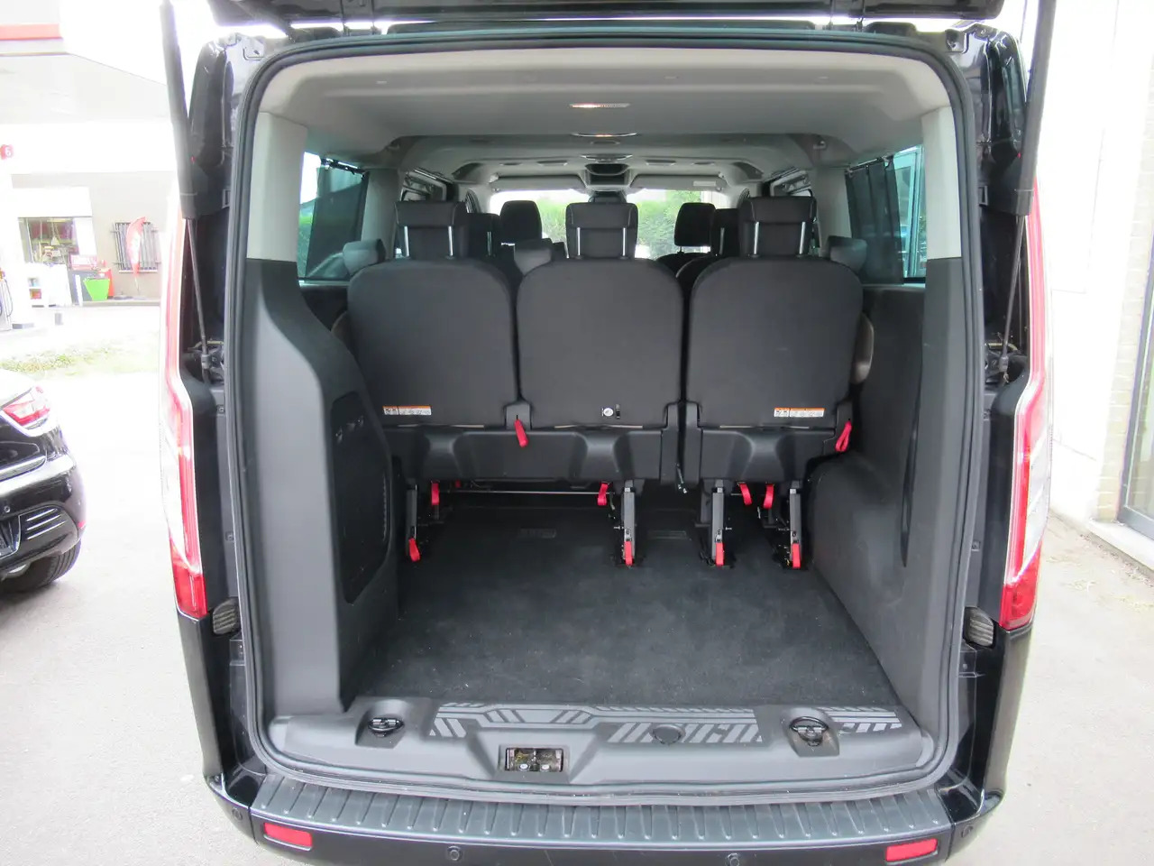 Ford Tourneo Custom 2.0 TDCi L2H1 - Otra maquinaria: foto 5 Ford Tourneo Custom 2.0 TDCi L2H1 - Otra maquinaria: foto 5