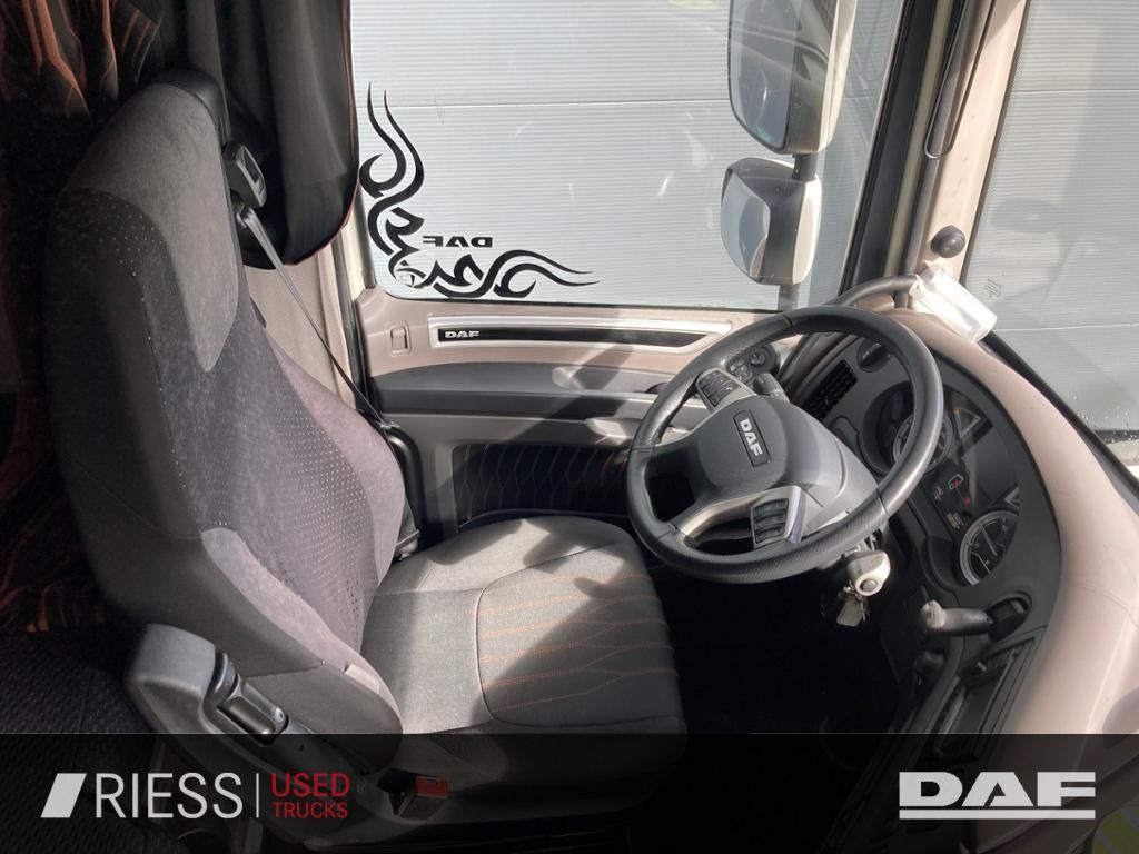 DAF XF 480 FT Super Space Cab Intarder Standklima 2 - Cabeza tractora: foto 4 DAF XF 480 FT Super Space Cab Intarder Standklima 2 - Cabeza tractora: foto 4