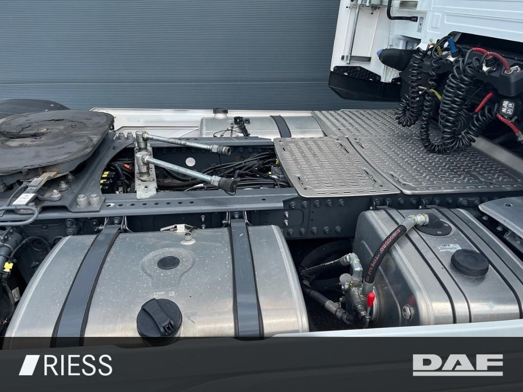 DAF XG+ 530 FT Alcoa Leder Intarder Standklima Hydra DAF XG+ 530 FT Alcoa Leder Intarder Standklima Hydra - Cabeza tractora: foto 4 DAF XG+ 530 FT Alcoa Leder Intarder Standklima Hydra DAF XG+ 530 FT Alcoa Leder Intarder Standklima Hydra - Cabeza tractora: foto 4