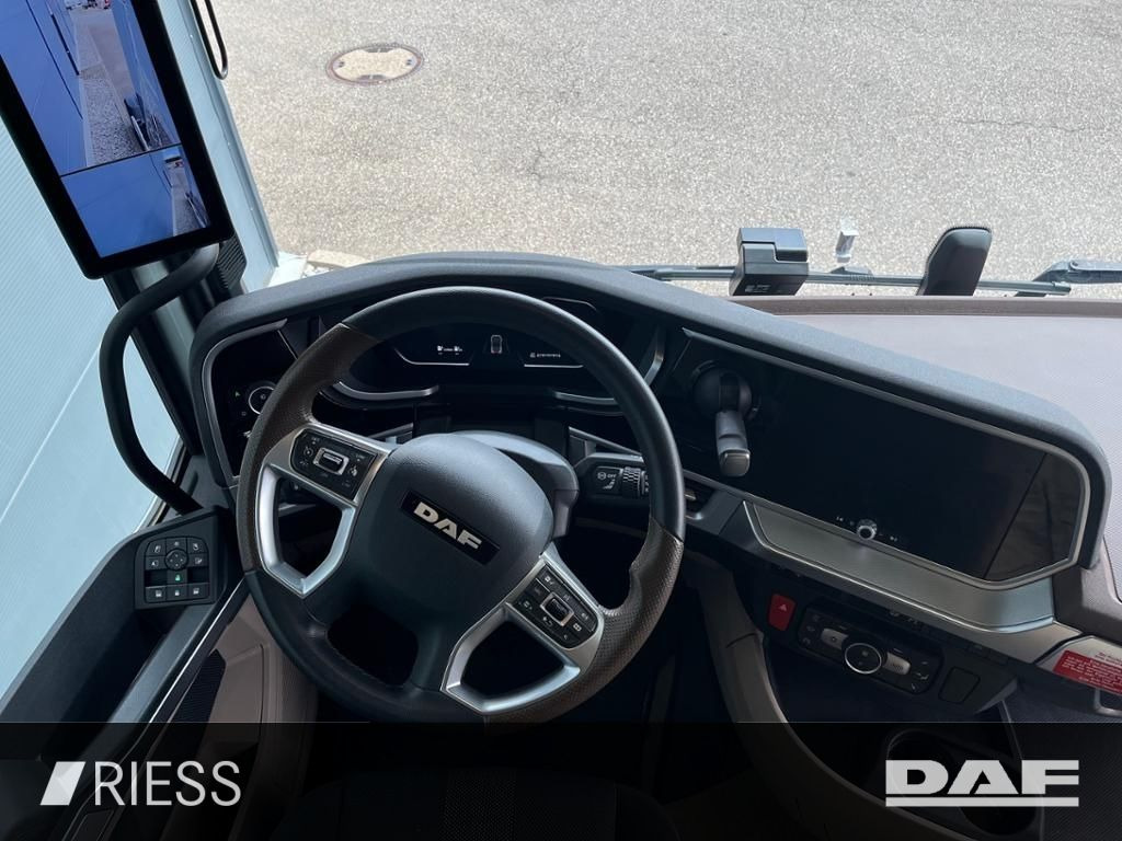 Cabeza tractora DAF XG+ 530 FT Alcoa Leder Intarder Standklima Hydra DAF XG+ 530 FT Alcoa Leder Intarder Standklima Hydra: foto 6 Cabeza tractora DAF XG+ 530 FT Alcoa Leder Intarder Standklima Hydra DAF XG+ 530 FT Alcoa Leder Intarder Standklima Hydra: foto 6