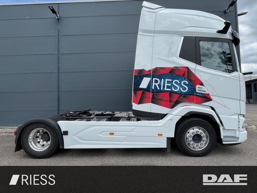 Cabeza tractora DAF XG+ 530 FT Alcoa Leder Intarder Standklima Hydra DAF XG+ 530 FT Alcoa Leder Intarder Standklima Hydra: foto 10 Cabeza tractora DAF XG+ 530 FT Alcoa Leder Intarder Standklima Hydra DAF XG+ 530 FT Alcoa Leder Intarder Standklima Hydra: foto 10