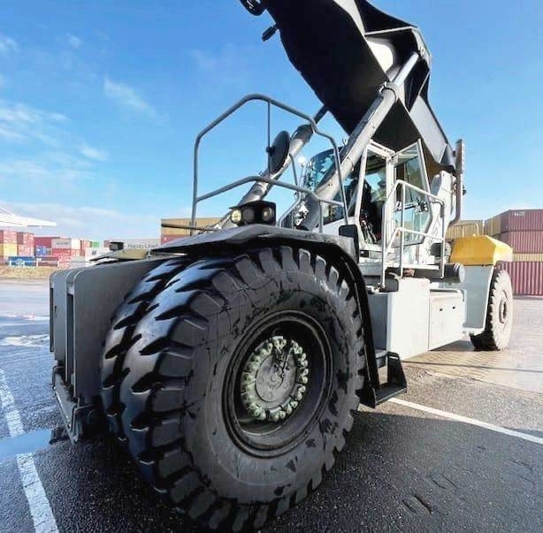 Hyster RS46-41XD/67S - Reach stacker: foto 2 Hyster RS46-41XD/67S - Reach stacker: foto 2