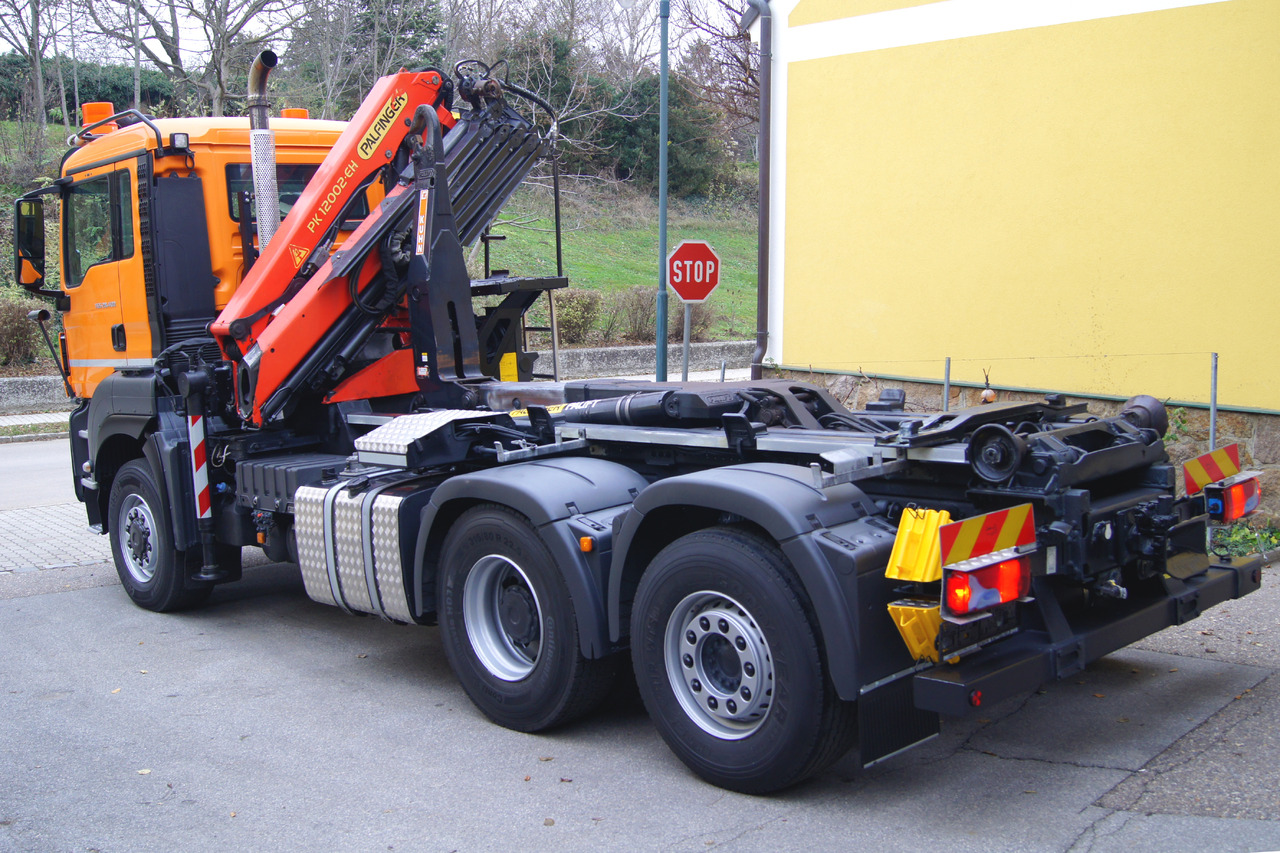 MAN TGS 28.400 BL 6x4-4/PK 12002 D/PALIFT/Winterdienst/Streuer/Pflug - Camión multibasculante, Camión grúa: foto 3 MAN TGS 28.400 BL 6x4-4/PK 12002 D/PALIFT/Winterdienst/Streuer/Pflug - Camión multibasculante, Camión grúa: foto 3