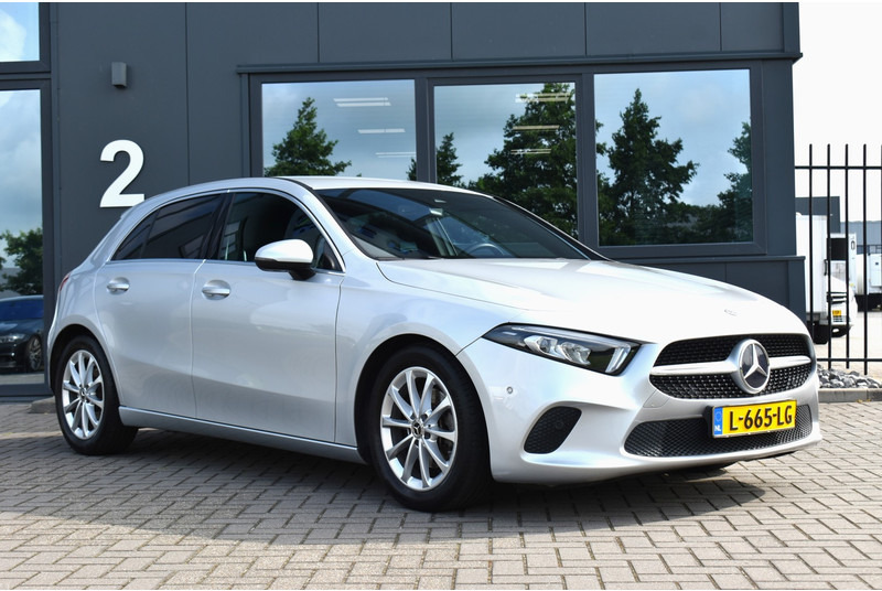 Mercedes-Benz A-Klasse 200 | Business Solution * 163 PK * Camera * LED * MBUX - Hatchback: foto 3 Mercedes-Benz A-Klasse 200 | Business Solution * 163 PK * Camera * LED * MBUX - Hatchback: foto 3