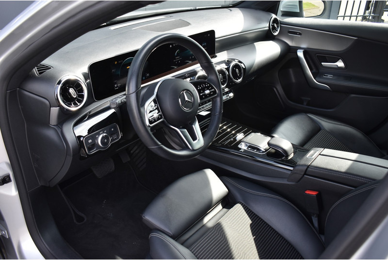 Mercedes-Benz A-Klasse 200 | Business Solution * 163 PK * Camera * LED * MBUX - Hatchback: foto 5 Mercedes-Benz A-Klasse 200 | Business Solution * 163 PK * Camera * LED * MBUX - Hatchback: foto 5