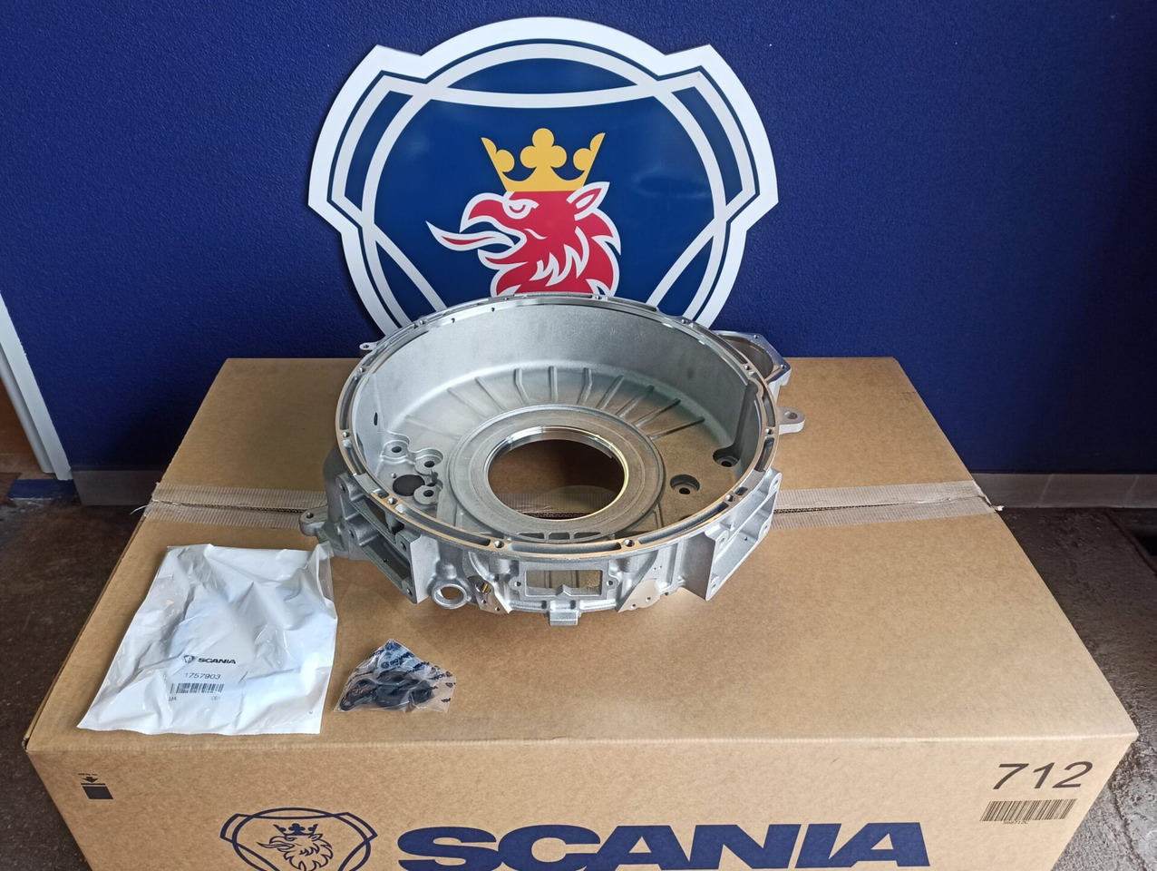 SCANIA FLYWHEEL HOUSING - 2281776 - Volante de inercia para Camión: foto 1 SCANIA FLYWHEEL HOUSING - 2281776 - Volante de inercia para Camión: foto 1