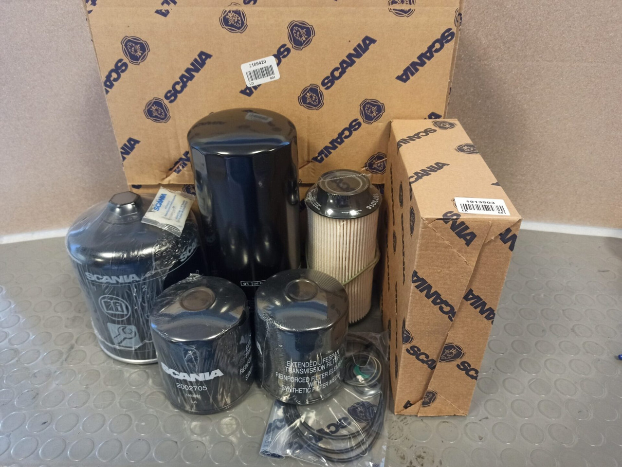 SCANIA MAINTENANCE KIT - 2189420 - Kit de reparación de motores para Camión: foto 1 SCANIA MAINTENANCE KIT - 2189420 - Kit de reparación de motores para Camión: foto 1