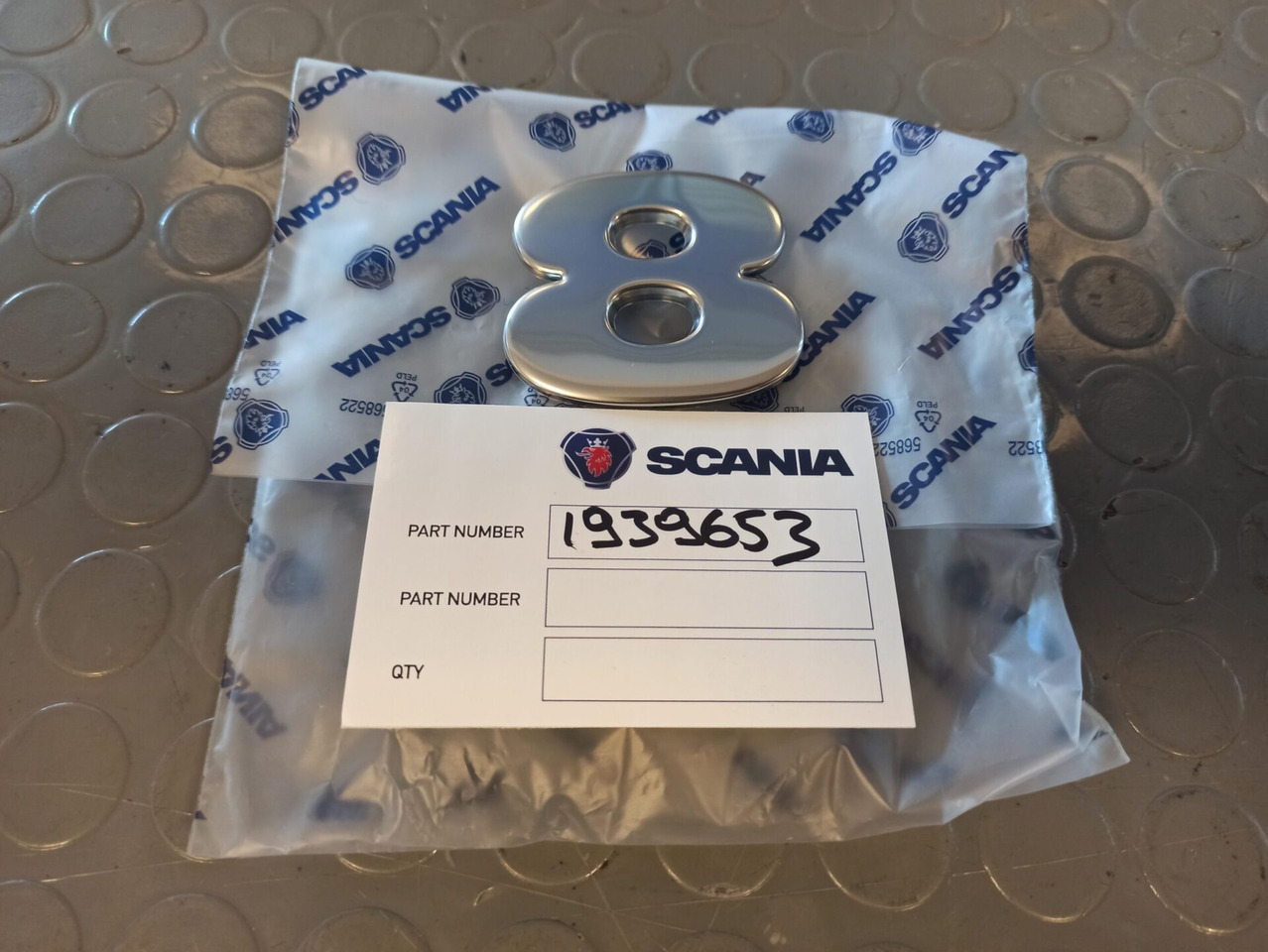 SCANIA MODEL BADGE - 1939653 - Bastidor/ Chasis para Camión: foto 1 SCANIA MODEL BADGE - 1939653 - Bastidor/ Chasis para Camión: foto 1