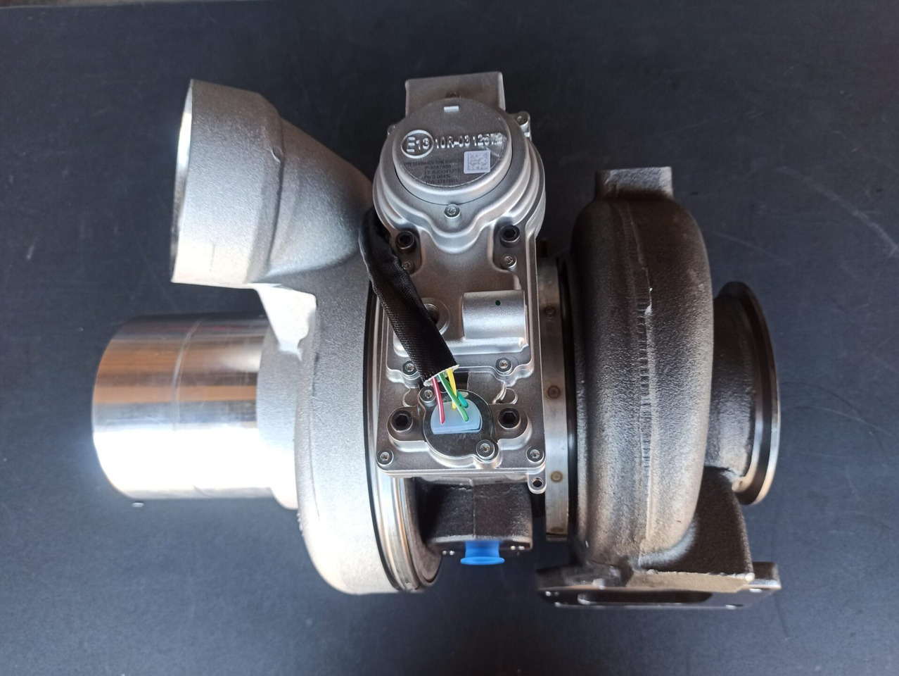 SCANIA TURBOCHARGER - 5351442 - Turbocompresor para Camión: foto 1 SCANIA TURBOCHARGER - 5351442 - Turbocompresor para Camión: foto 1