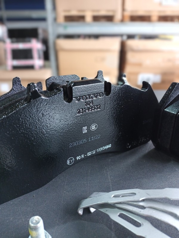 VOLVO BRAKE PAD KIT 23149532 - Pastillas de freno para Camión: foto 4 VOLVO BRAKE PAD KIT 23149532 - Pastillas de freno para Camión: foto 4