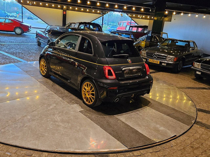 Abarth 595 Scorpioneoro - Sedan: foto 4 Abarth 595 Scorpioneoro - Sedan: foto 4