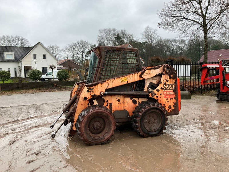 Bobcat S220 - Cargadora de ruedas: foto 1 Bobcat S220 - Cargadora de ruedas: foto 1