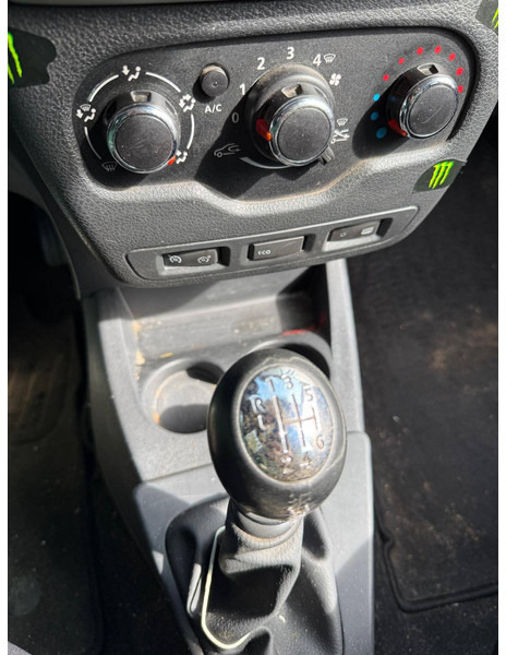 Sedan Dacia Lodgy DCI: foto 15 Sedan Dacia Lodgy DCI: foto 15