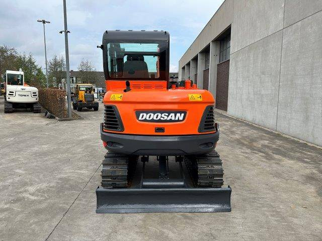 Doosan DX55-9C - Excavadora de cadenas: foto 5 Doosan DX55-9C - Excavadora de cadenas: foto 5
