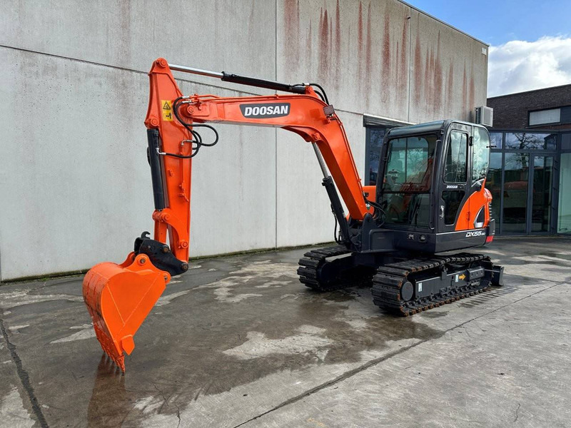 Doosan DX55-9C - Excavadora de cadenas: foto 1 Doosan DX55-9C - Excavadora de cadenas: foto 1