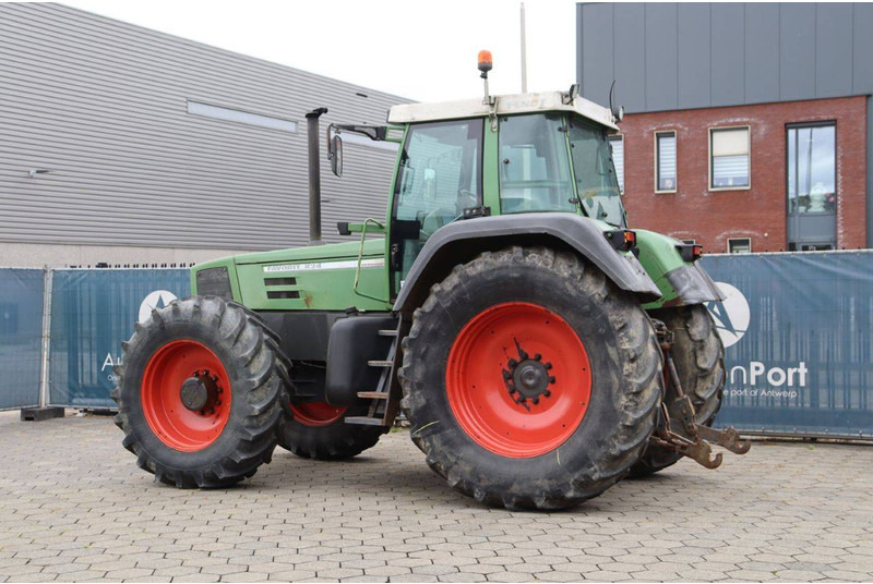Fendt Favorit 824 - Tractor: foto 3 Fendt Favorit 824 - Tractor: foto 3
