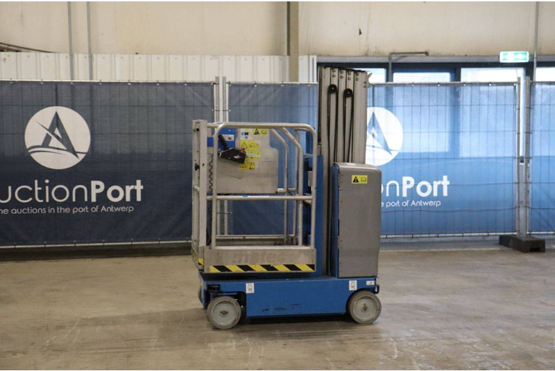 Genie GR-20 - Plataforma de mástil vertical: foto 1 Genie GR-20 - Plataforma de mástil vertical: foto 1