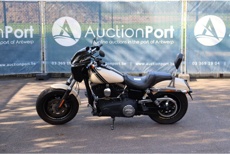 Harley-Davidson Dyna Fat Bob - Motocicleta: foto 2 Harley-Davidson Dyna Fat Bob - Motocicleta: foto 2
