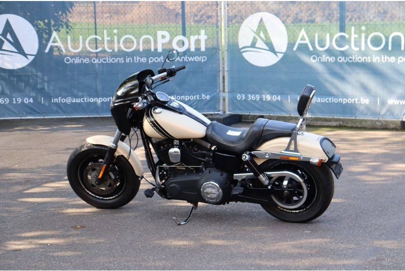 Harley-Davidson Dyna Fat Bob - Motocicleta: foto 3 Harley-Davidson Dyna Fat Bob - Motocicleta: foto 3
