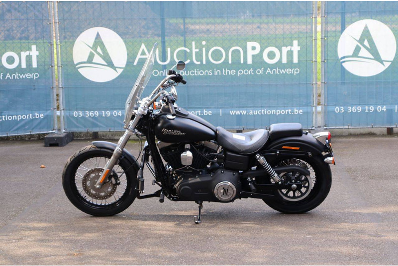 Harley-Davidson Dyna Street Bob - Motocicleta: foto 2 Harley-Davidson Dyna Street Bob - Motocicleta: foto 2