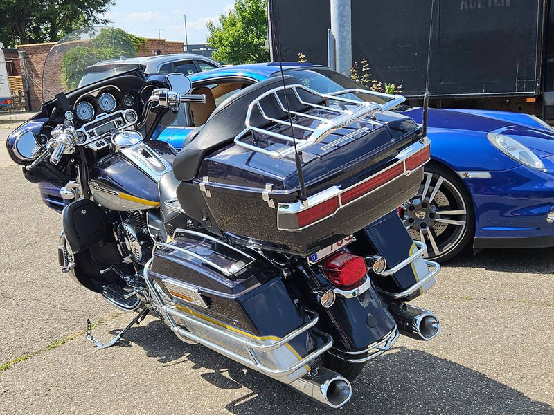 Harley-Davidson Electra Glide Ultra Classic (FLHTCUSE7) CVO - Motocicleta: foto 3 Harley-Davidson Electra Glide Ultra Classic (FLHTCUSE7) CVO - Motocicleta: foto 3