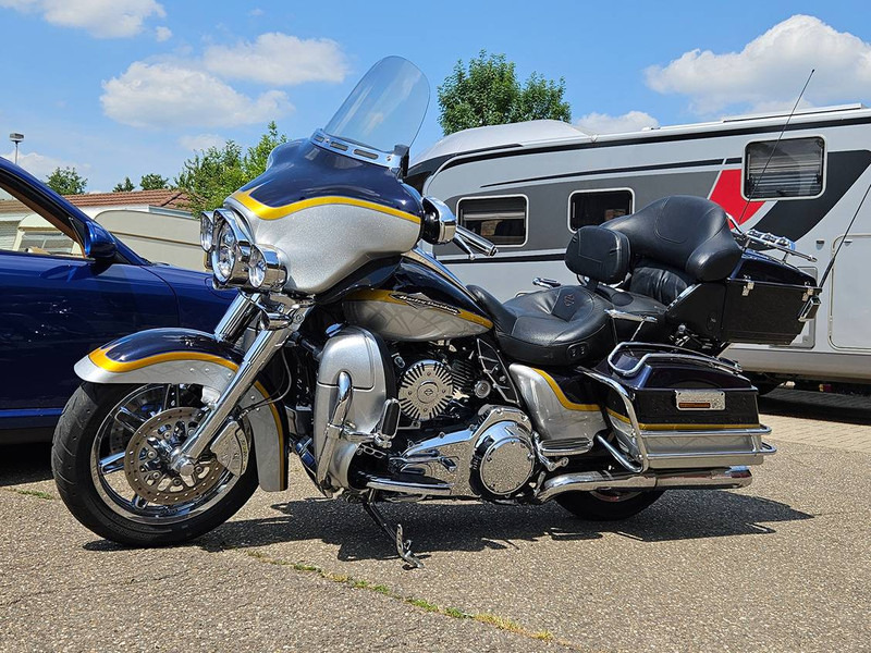 Harley-Davidson Electra Glide Ultra Classic (FLHTCUSE7) CVO - Motocicleta: foto 2 Harley-Davidson Electra Glide Ultra Classic (FLHTCUSE7) CVO - Motocicleta: foto 2