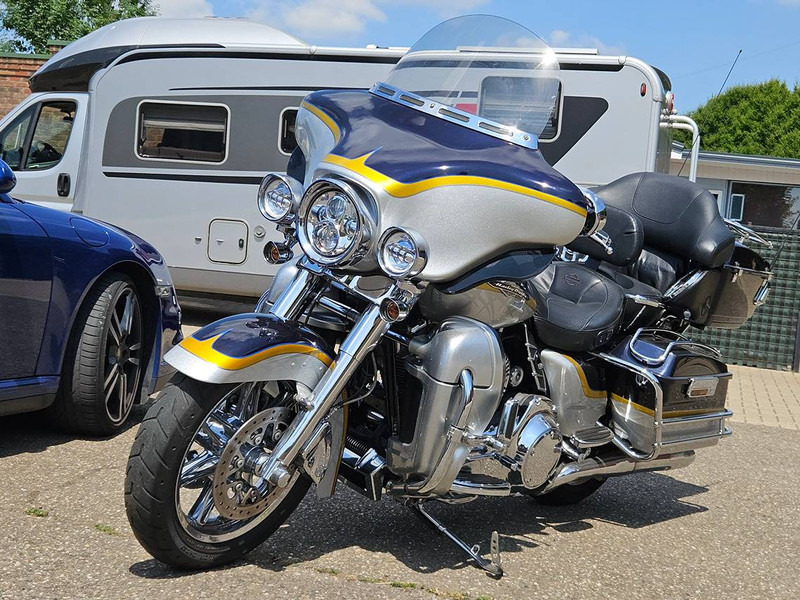 Harley-Davidson Electra Glide Ultra Classic (FLHTCUSE7) CVO - Motocicleta: foto 1 Harley-Davidson Electra Glide Ultra Classic (FLHTCUSE7) CVO - Motocicleta: foto 1