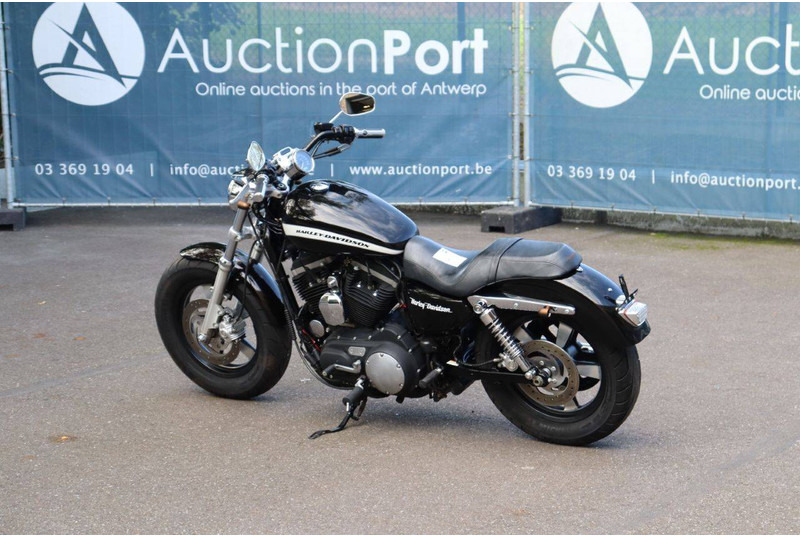 Harley-Davidson Sportster XL1200 Custom - Motocicleta: foto 3 Harley-Davidson Sportster XL1200 Custom - Motocicleta: foto 3