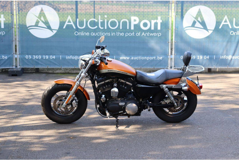 Harley-Davidson Sportster XL1200 Custom - Motocicleta: foto 1 Harley-Davidson Sportster XL1200 Custom - Motocicleta: foto 1