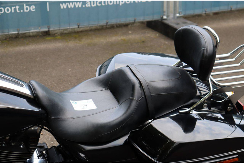 Motocicleta Harley-Davidson Street Glide: foto 20 Motocicleta Harley-Davidson Street Glide: foto 20