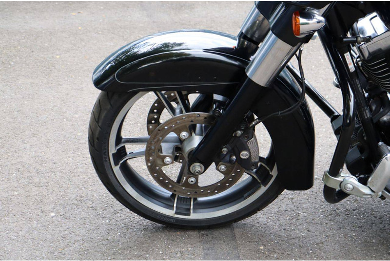 Motocicleta Harley-Davidson Street Glide: foto 10 Motocicleta Harley-Davidson Street Glide: foto 10
